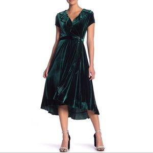 GABBY SKYE ✨NWT✨ Velvet Green Ruffle Wrap Dress